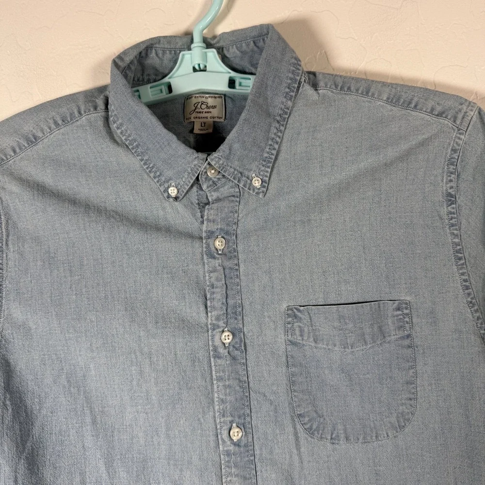 J. Crew Shirt Mens LT Blue Chambray Short Sleeve Classic Fit Casual Button Down